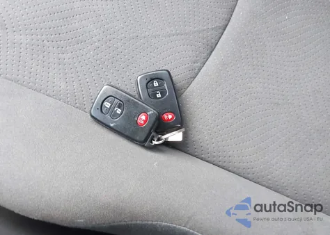 2011 Toyota Prius Two из США, поврежденный, VIN JTDKN3DUXB0266086